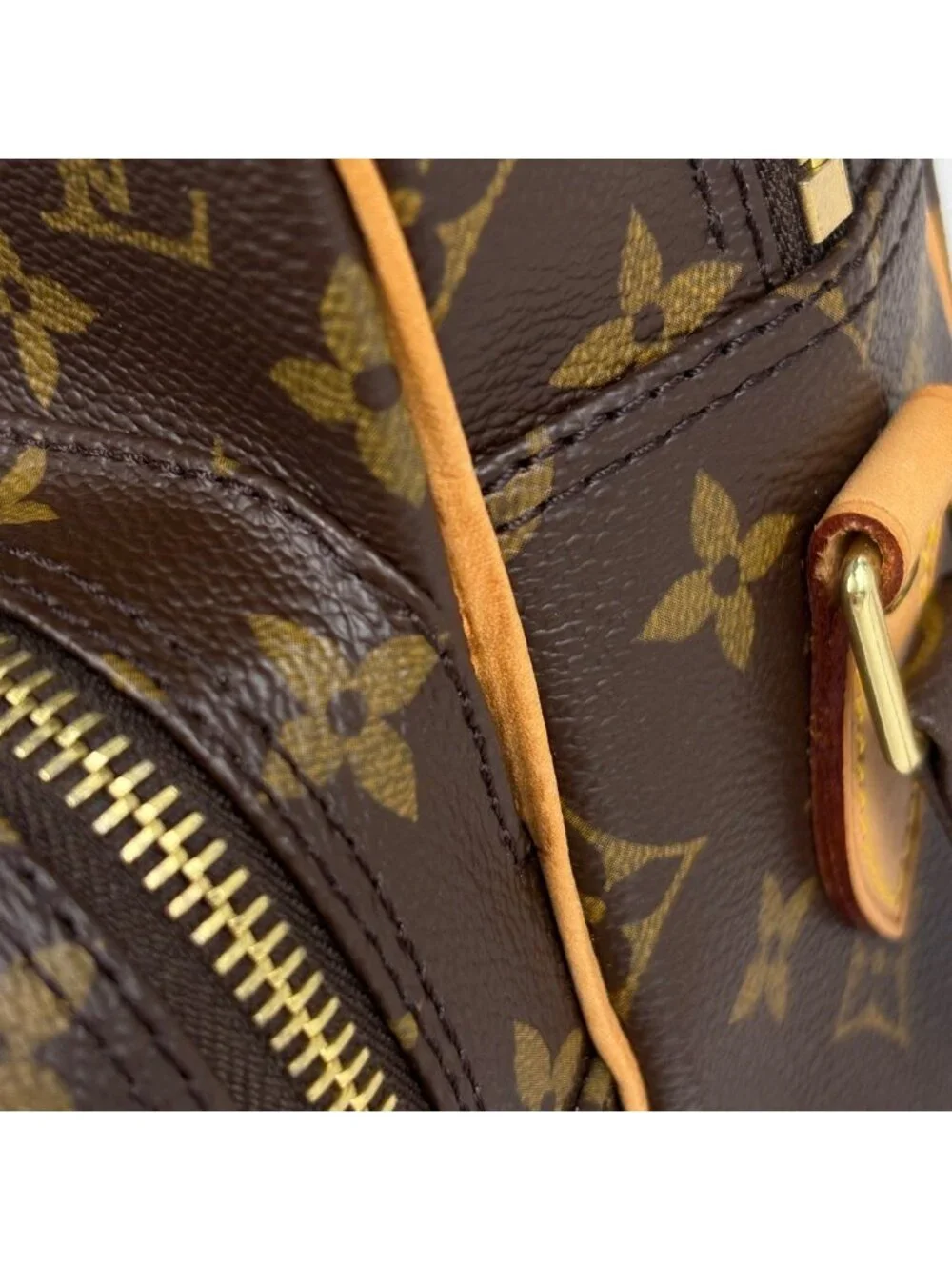Louis Vuitton Nile Shoulder Bag Monogram Brown
